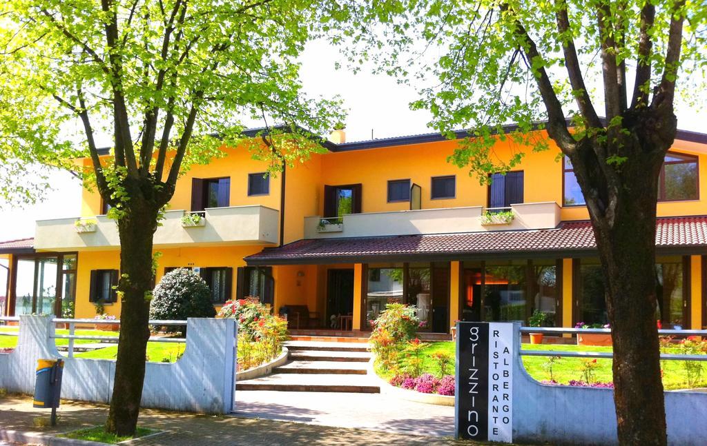 Hotel Grizzino Монтереале-Вальчеллина Экстерьер фото