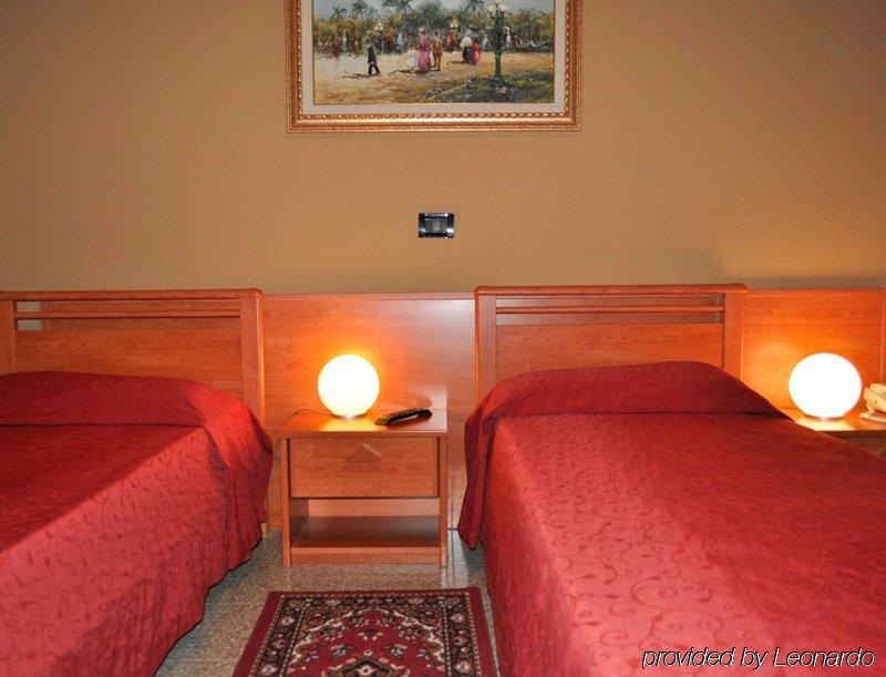 Hotel Grizzino Монтереале-Вальчеллина Экстерьер фото