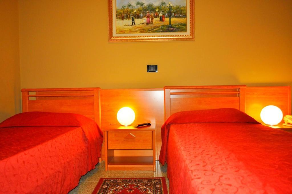 Hotel Grizzino Монтереале-Вальчеллина Экстерьер фото